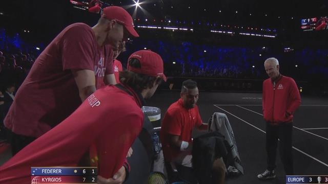 "Vorrei sposarla ora": Kyrgios vede una bella ragazza in tribuna e si distrae "Vorrei sposarla ora": Kyrgios vede una bella ragazza in tribuna e si distrae