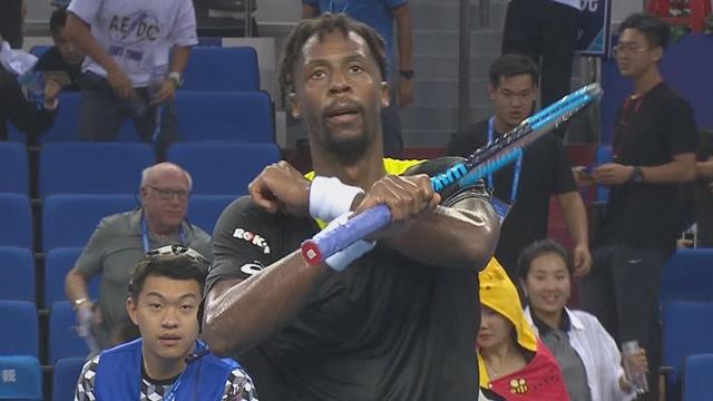 Un set égaré et 2h de bataille pour commencer : Monfils a dû sortir le bleu de chauffe Un set égaré et 2h de bataille pour commencer : Monfils a dû sortir le bleu de chauffe
