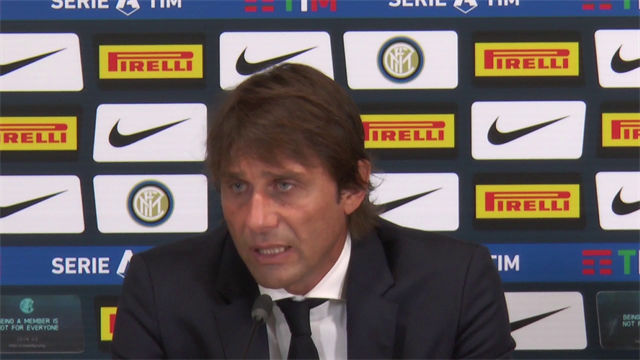 Conte: "I cori della curva dell'Inter? Mi fanno piacere significa che apprezzano il nostro lavoro" Conte: "I cori della curva dell'Inter? Mi fanno piacere significa che apprezzano il nostro lavoro"