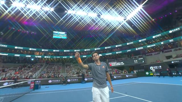 Aucune balle de break concédée et deux sets maîtrisés : les temps forts du succès de Thiem en 8es Aucune balle de break concédée et deux sets maîtrisés : les temps forts du succès de Thiem en 8es