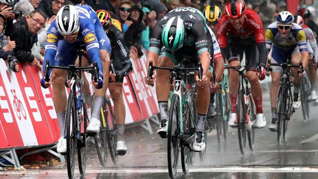Munsterland Giro | Hodeg wint na crash in laatste kilometer Munsterland Giro | Hodeg wint na crash in laatste kilometer