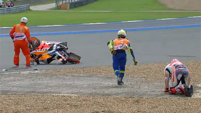 MotoGP | De keiharde crash van Marc Marquez in beeld MotoGP | De keiharde crash van Marc Marquez in beeld