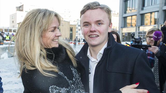 Moren til Oliver Solberg var sjokkert over sønnens tider – så fortsatte uflaksen Moren til Oliver Solberg var sjokkert over sønnens tider – så fortsatte uflaksen