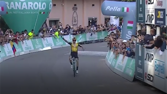 Che numero di Roglic! Lo sloveno stacca tutti e vince il Giro dell'Emilia in solitaria Che numero di Roglic! Lo sloveno stacca tutti e vince il Giro dell'Emilia in solitaria