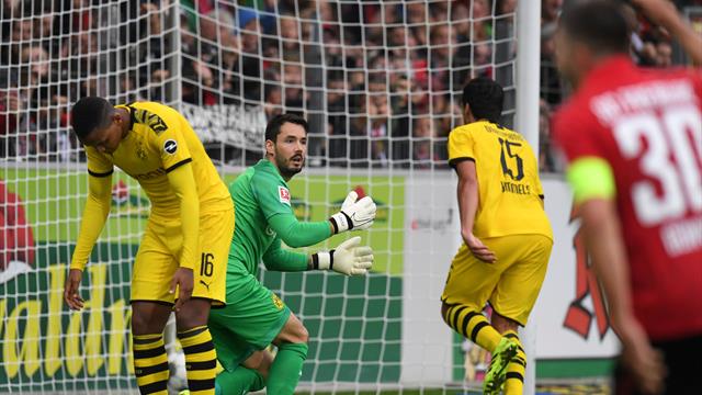 Terzo 2-2 consecutivo del Borussia Dortmund: a Friburgo decide l'autorete di Bürki