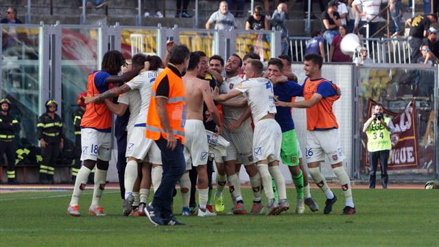 Il Benevento di Inzaghi passa a La Spezia ed è primo; Livorno-Chievo 3-4! Empoli ko