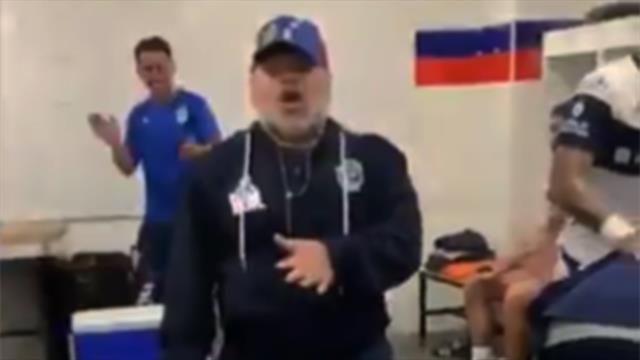 Verrückter Kabinen-Auftritt von Maradona