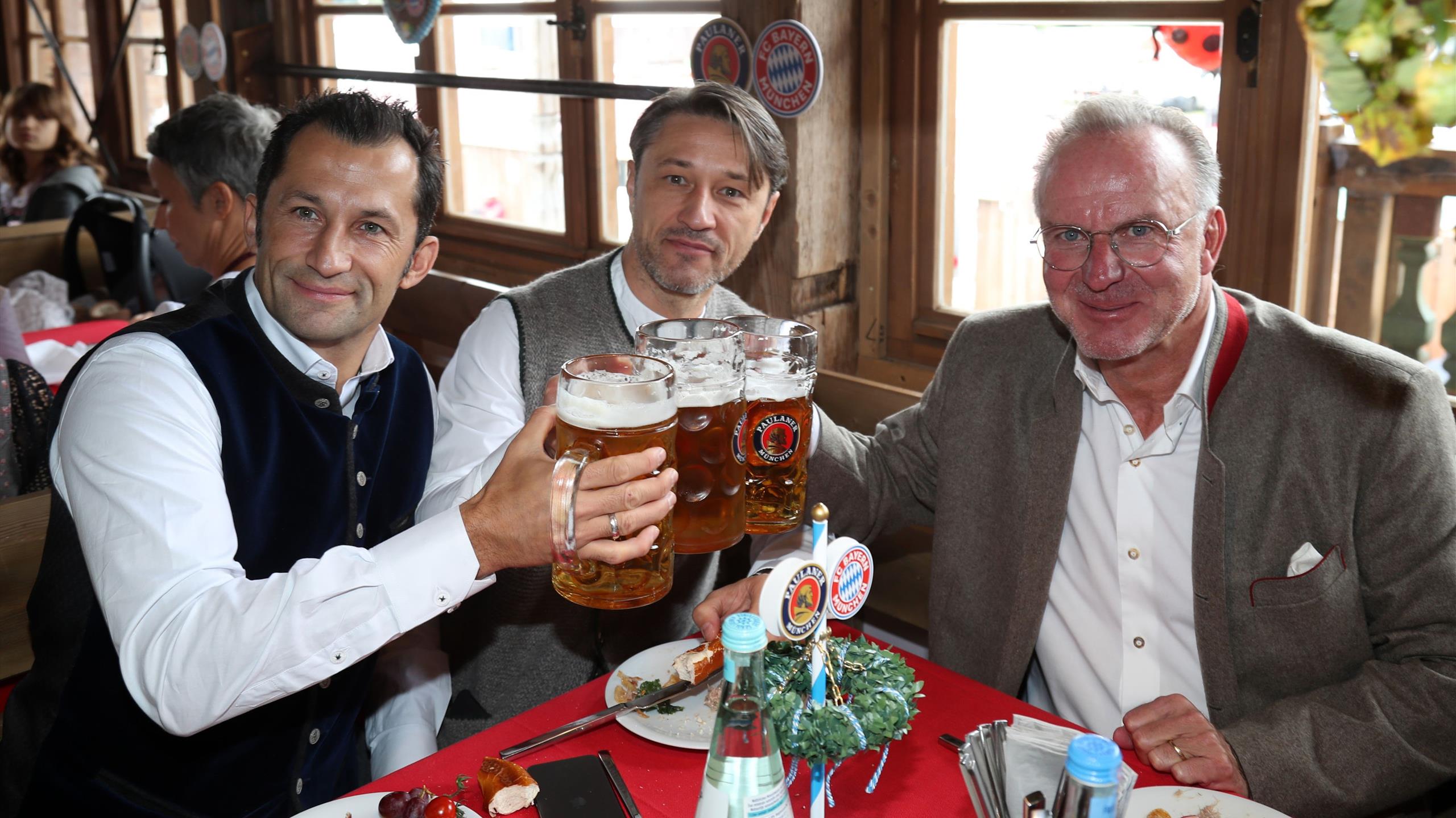 So Reagiert Der Bayern Star Auf Den Spott Der Britischen Presse Wegen Des "Schuss Zum Mond"! - sqr2aq5