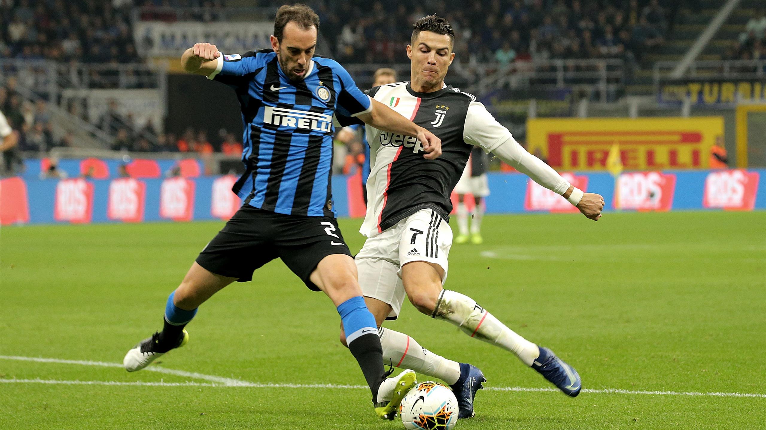 Godin Calciatori Esposti Fino All ultimo In Italia Non Avevano Dato 