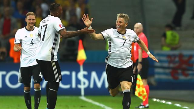 #DankeBasti: Die Fussballwelt verabschiedet Schweinsteiger #DankeBasti: Die Fussballwelt verabschiedet Schweinsteiger
