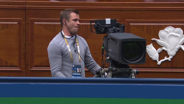 El pelotazo de Zverev a un cámara en toda la cara que te dolerá a ti más que a él El pelotazo de Zverev a un cámara en toda la cara que te dolerá a ti más que a él
