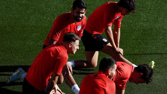 Costa vuelve a entrenar con el grupo