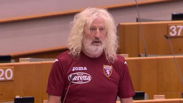 All'Europarlamento con la maglia del Torino, Mick Wallace il deputato che porta la fede a Bruxelles