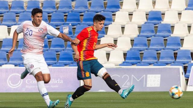 2-1. Nico Serrano guía a España a la victoria frente a Chile con dos goles