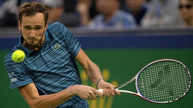 Daniil Medvedev, l'inarrestabile: battuto anche Tsitsipas, sesta finale di fila!