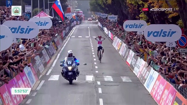 Trionfo per Bauke Mollema al Lombardia: rivivi il suo arrivo a braccia alzate a Como Trionfo per Bauke Mollema al Lombardia: rivivi il suo arrivo a braccia alzate a Como