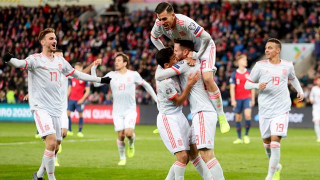 Clasificación Eurocopa 2020: Robert Moreno alineó un once histórico