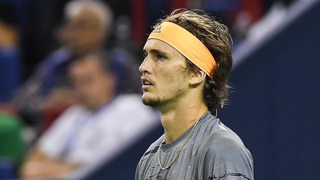 Alerte craquage : deux doubles fautes de rang et Zverev a offert le 1er set à Medvedev Alerte craquage : deux doubles fautes de rang et Zverev a offert le 1er set à Medvedev