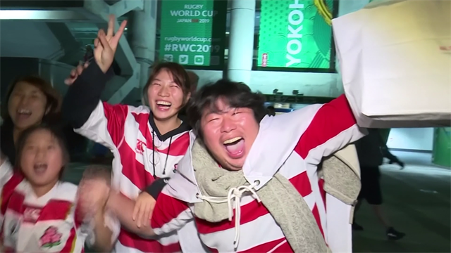 Giappone ai quarti di finale al Mondiale: la gioia incontenibile dei tifosi Giappone ai quarti di finale al Mondiale: la gioia incontenibile dei tifosi