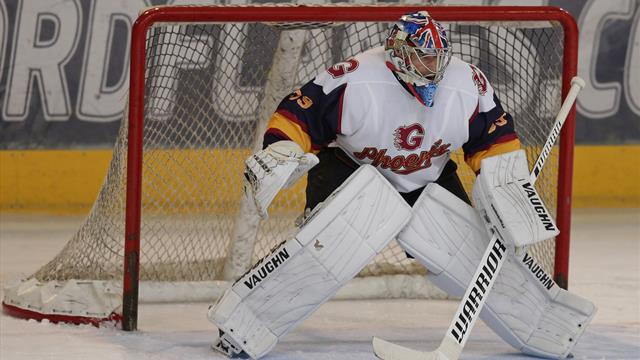 Cech stars in shootout win on ice hockey debut