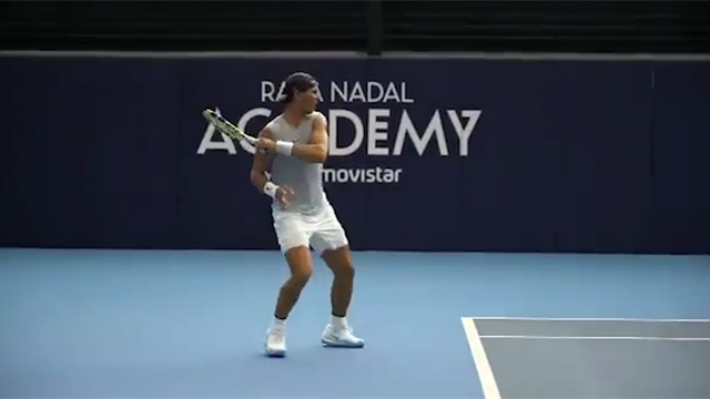 Nadal está de vuelta, ya entrena tras un parón por la lesión de muñeca Nadal está de vuelta, ya entrena tras un parón por la lesión de muñeca