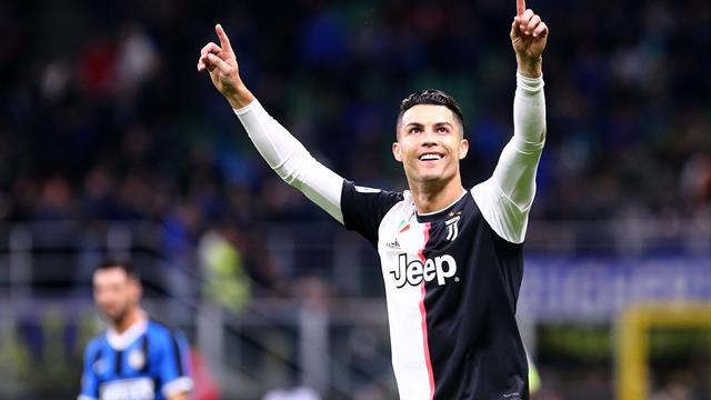 Ronaldo sur son apport défensif : "Si vous placez Buffon en attaque, il ne va pas savoir marquer" Ronaldo sur son apport défensif : "Si vous placez Buffon en attaque, il ne va pas savoir marquer"
