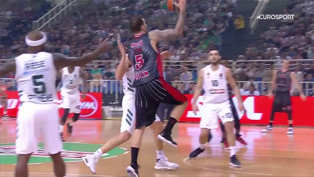 Due canestri da campione nel finale: Vlado Micov decisivo nella vittoria di Milano ad Atene Due canestri da campione nel finale: Vlado Micov decisivo nella vittoria di Milano ad Atene