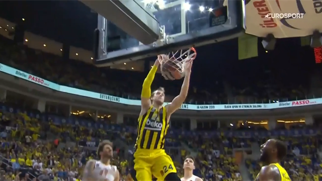 Magia di De Colo! Assist dietro la schiena per l'affondata di Vesely Magia di De Colo! Assist dietro la schiena per l'affondata di Vesely