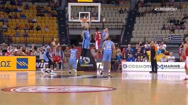 Mateusz Ponitka mette la firma sulla prima storica vittoria dello Zenit Mateusz Ponitka mette la firma sulla prima storica vittoria dello Zenit