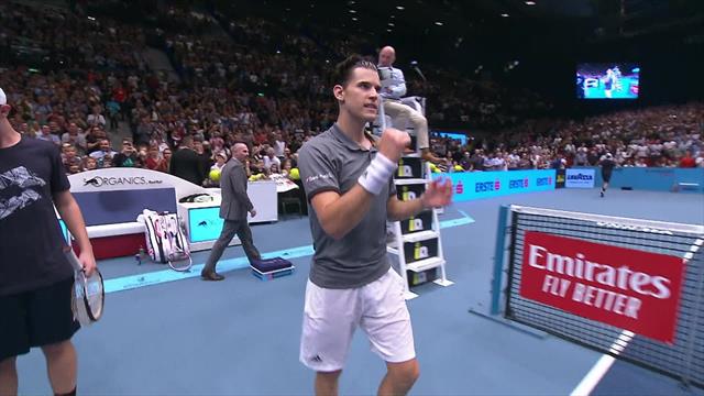 Porté par un public en folie, Thiem est venu à bout d'un Tsonga accrocheur : sa victoire en vidéo Porté par un public en folie, Thiem est venu à bout d'un Tsonga accrocheur : sa victoire en vidéo