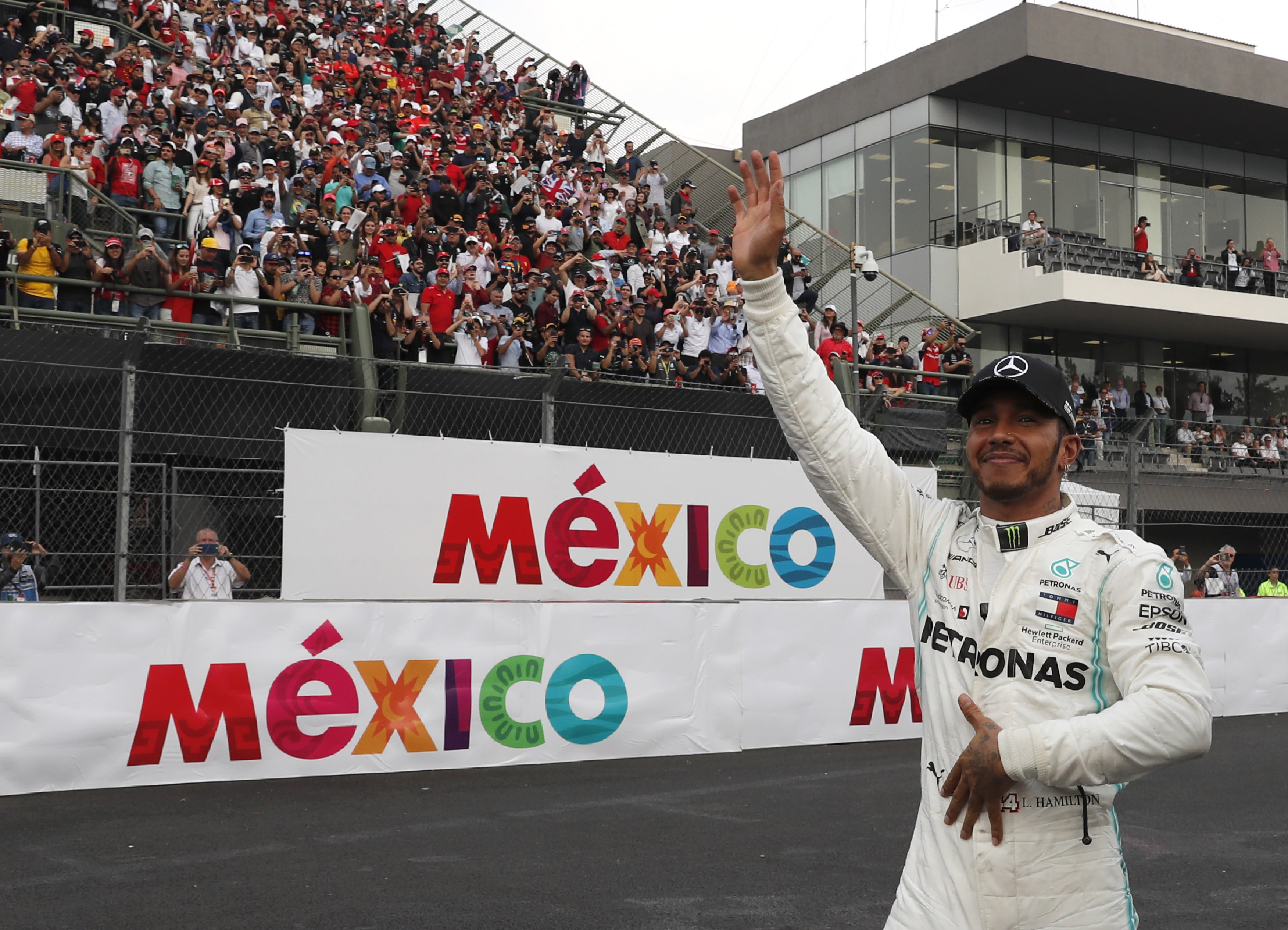 Lewis Hamilton feiert in Mexiko