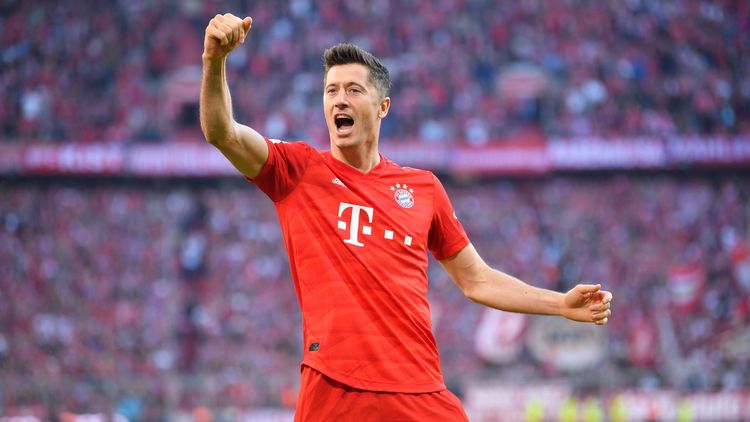 Fc Bayern Robert Lewandowski Lobt Interimscoach Hansi Flick