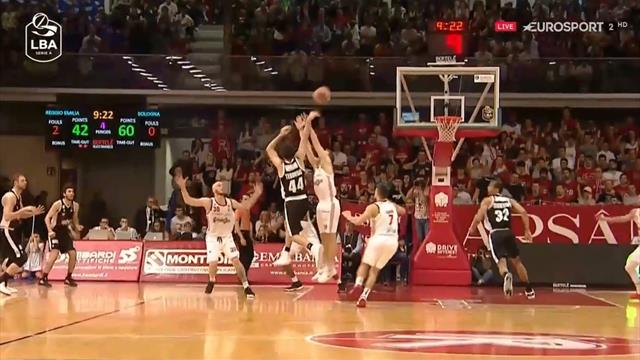 Milos Teodosic è un pittore: contro Reggio Emilia dipinge assist abbacinanti Milos Teodosic è un pittore: contro Reggio Emilia dipinge assist abbacinanti
