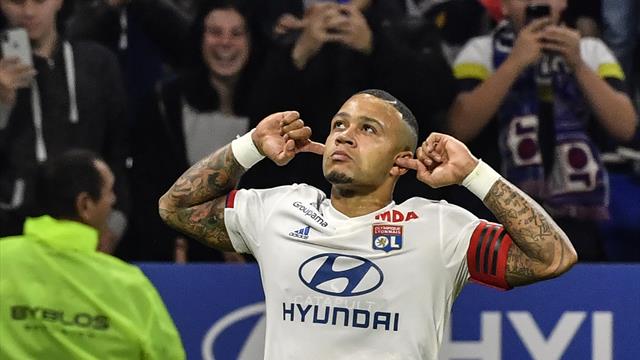 Man United are prima opțiune de cumpărare pentru Memphis Depay, anunță Juninho