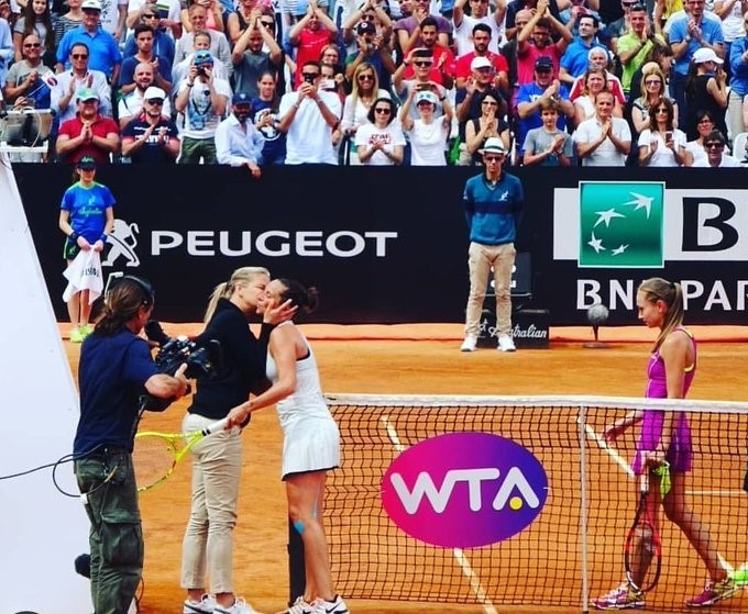 WTA hakemi Mariana Alves ve Roberta Vinci