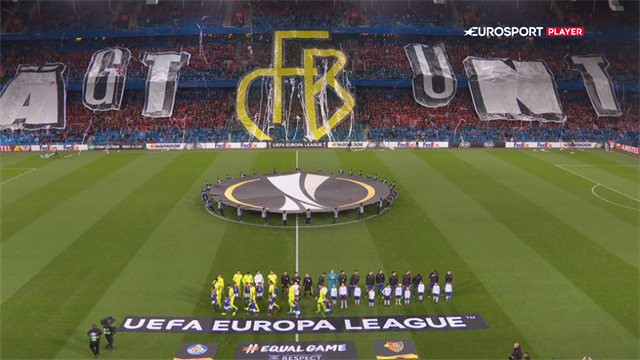 Toiletrulle-regn og kæmpe tifo: Balstyriske Basel-fans skaber vanvittig kulisse Toiletrulle-regn og kæmpe tifo: Balstyriske Basel-fans skaber vanvittig kulisse
