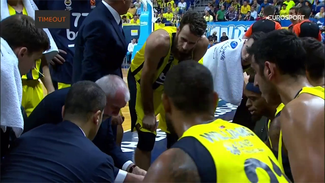 Obradovic non gradisce l'inizio di gara dei suoi: il timeout è esplosivo! Obradovic non gradisce l'inizio di gara dei suoi: il timeout è esplosivo!