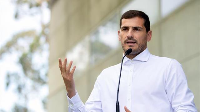Casillas propone que los exjugadores ayuden a los árbitros en las salas del VAR