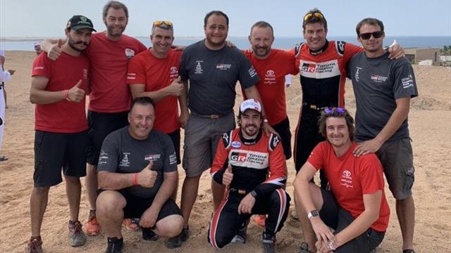 🥉 💪 Fernando Alonso se sube al podio en Arabia Saudí, donde se correrá el próximo Dakar