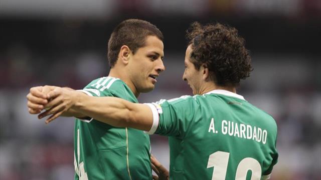 Guardado y Chicharito exportan a Sevilla el Clásico Tapatío