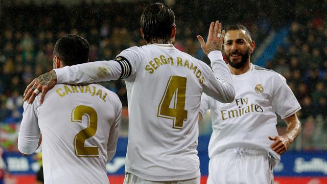 Benzema-Sergio Ramos e il Real Madrid ritrova la vetta: 4-0 all'Eibar