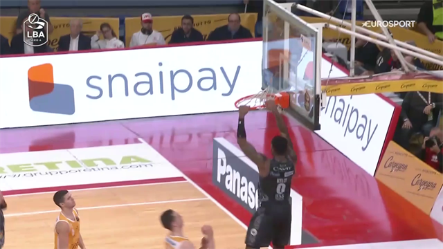 Due schiacciate in 25 secondi: Justin Knox e Rashard Kelly chiudono la partita a Pesaro Due schiacciate in 25 secondi: Justin Knox e Rashard Kelly chiudono la partita a Pesaro