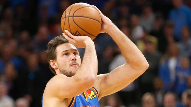 La giocata della notte: Danilo Gallinari si esalta, assist no look per la schiacciata di Adams