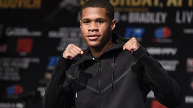 Haney retiene el título en pelea complicada contra el dominicano Santiago