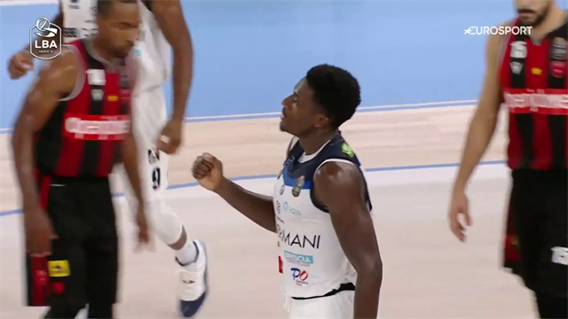 Awudu Abass è l'MVP del derby! 19 punti sono record stagionale Awudu Abass è l'MVP del derby! 19 punti sono record stagionale