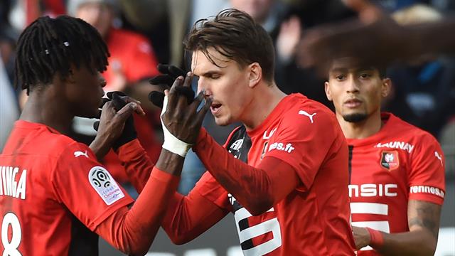 Rennes enchaine et recolle au peloton