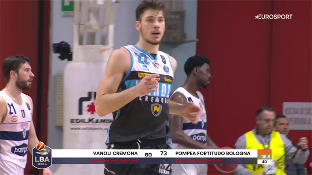 Ethan Happ è già il padrone dell'area di Cremona: esordio col botto da 19 punti Ethan Happ è già il padrone dell'area di Cremona: esordio col botto da 19 punti