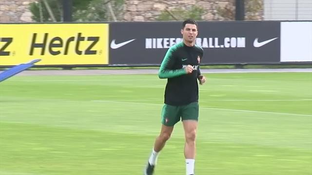 Portogallo, Ronaldo testa il ginocchio "infortunato" in allenamento Portogallo, Ronaldo testa il ginocchio "infortunato" in allenamento