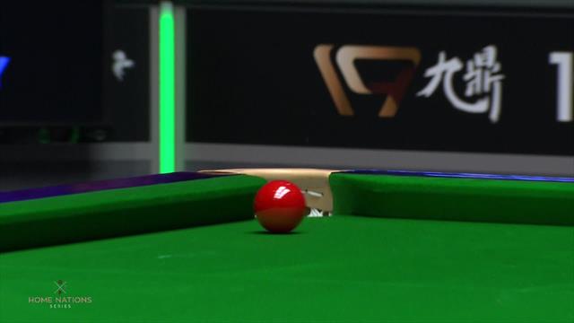 Mark Selby dispatches sumptuous long red Mark Selby dispatches sumptuous long red