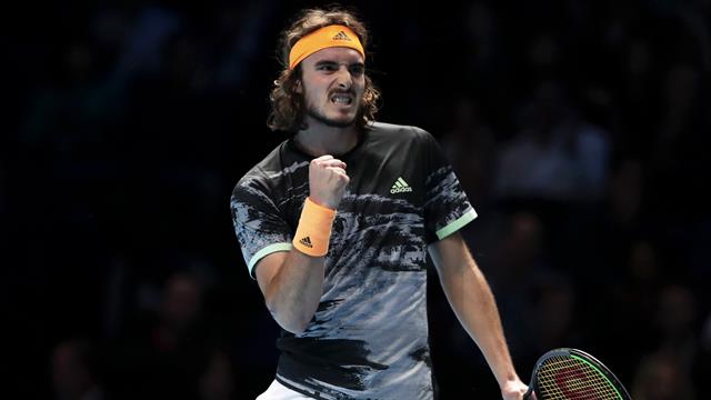 Tsitsipas va come un treno, che show con Zverev: il greco è in semifinale